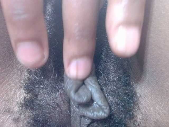 Skinybitchx live cam on BongaCams