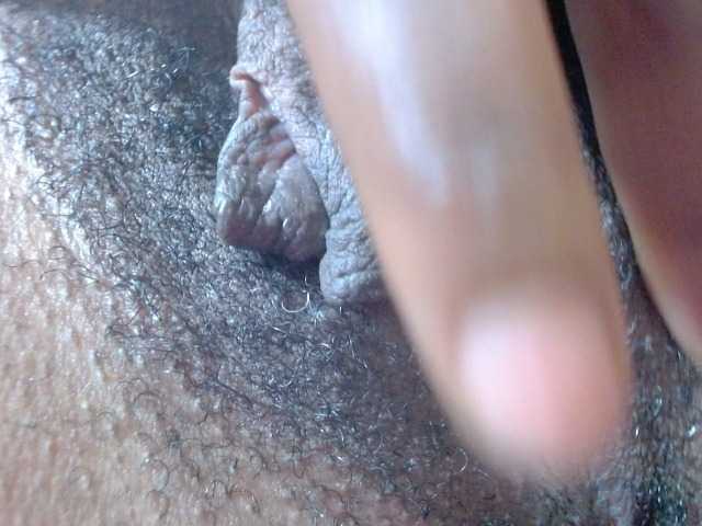 Skinybitchx live webcam show