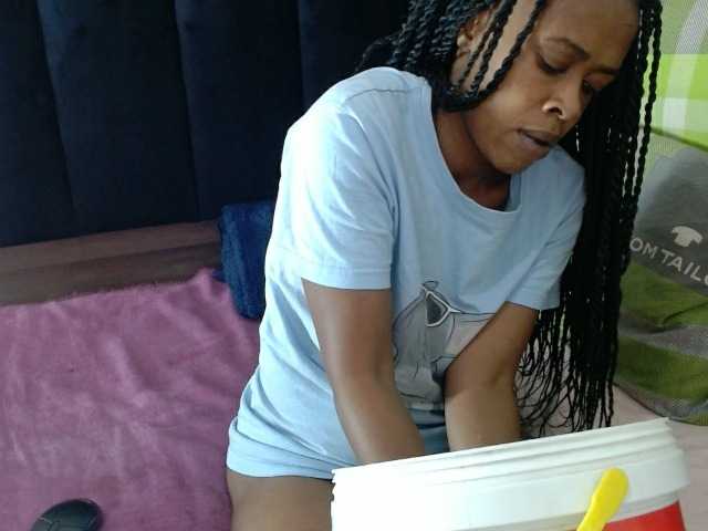 Skinybitchx live cam on BongaCams