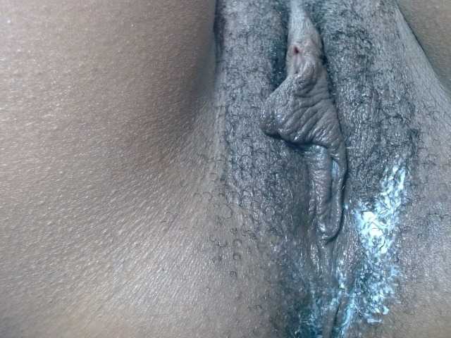 Skinybitchx live webcam show