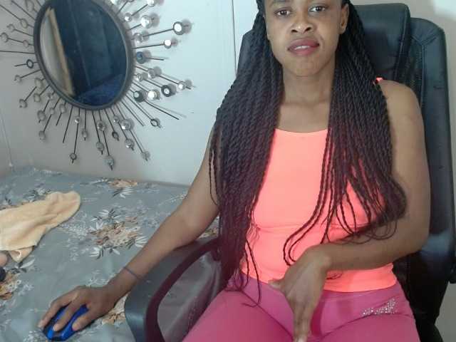 Skinybitchx live webcam show