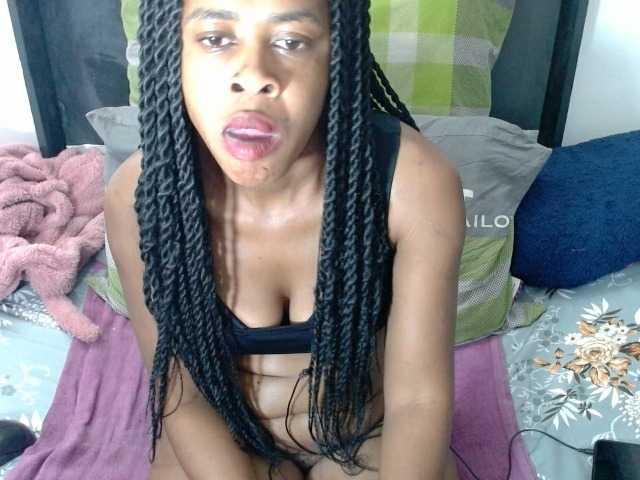 Skinybitchx live cam on BongaCams