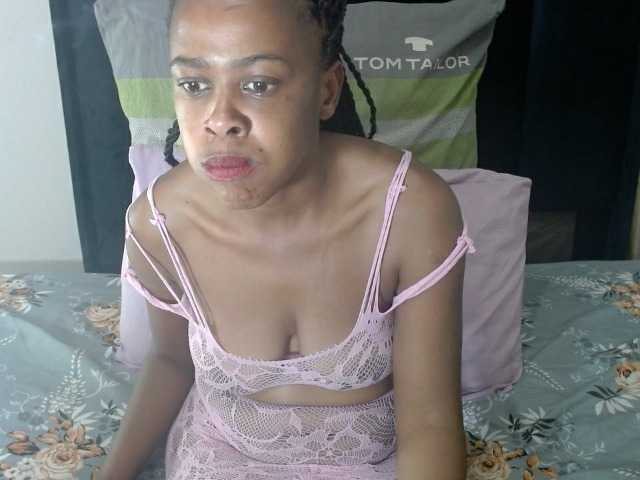 Skinybitchx live webcam show