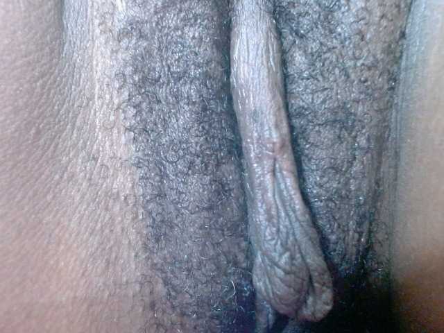 Skinybitchx live webcam show