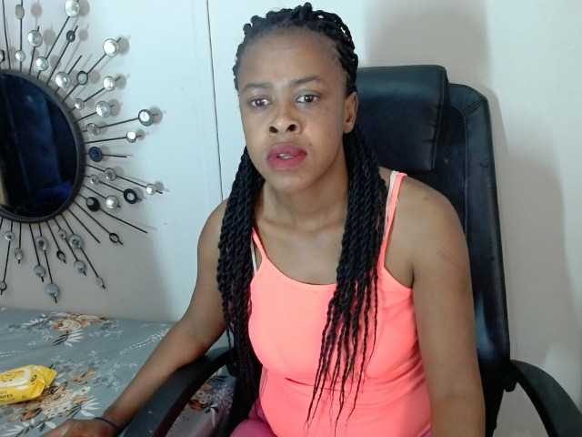 Skinybitchx live webcam show