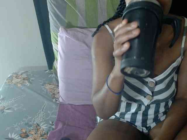 Skinybitchx webcam