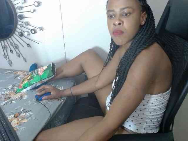 Skinybitchx webcam