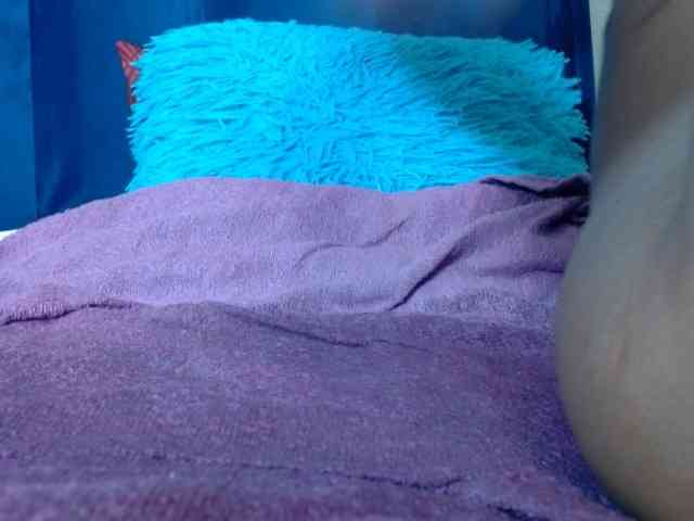 Skinybitchx Live Webcam on BongaCams