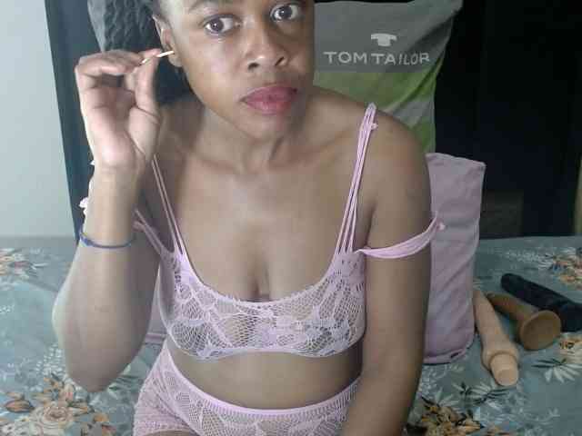 Skinybitchx webcam