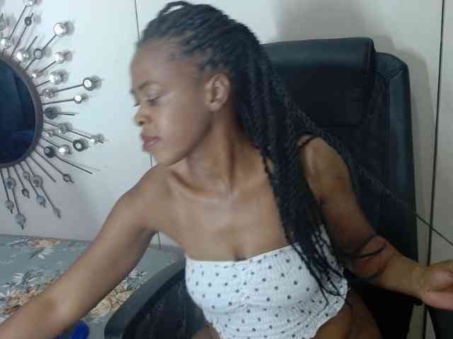 Skinybitchx webcam