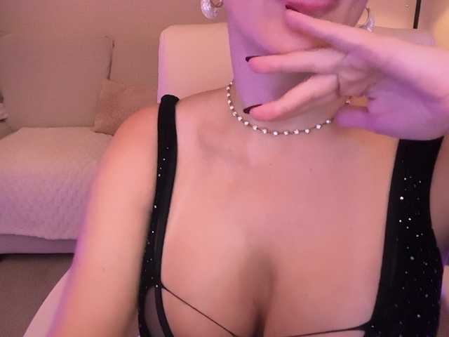 poppyknox live cam on BongaCams