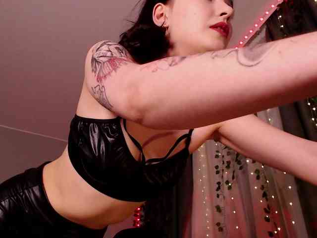 dolll-maiya webcam