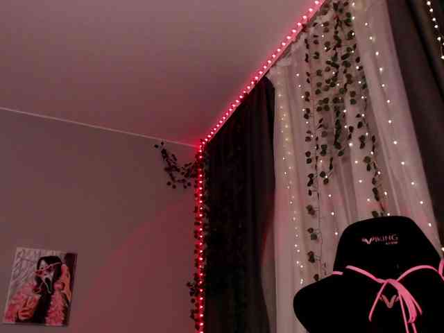 dolll-maiya webcam