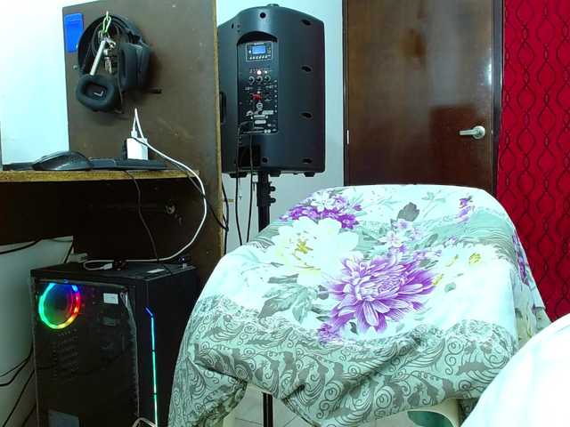 amberkholin- live webcam show