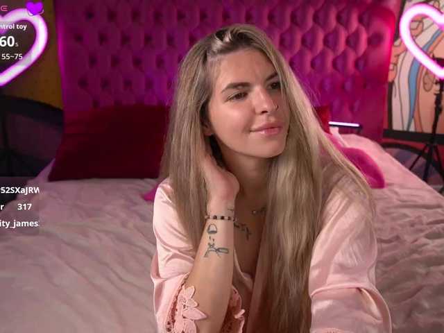 DanielaReign webcam