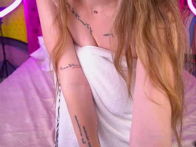 DanielaReign webcam