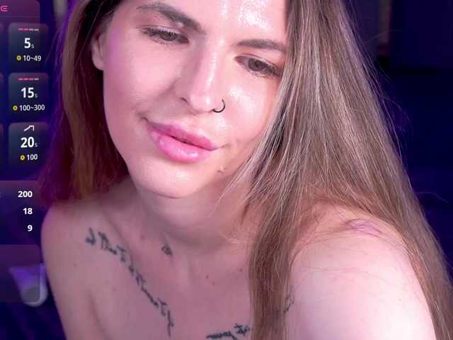 DanielaReign live cam on BongaCams