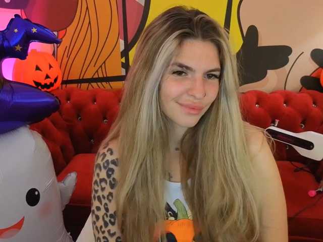 DanielaReign live cam