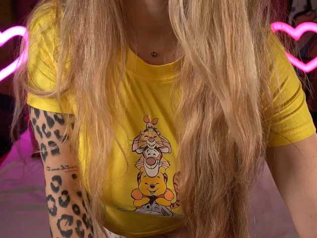 DanielaReign live cam on BongaCams