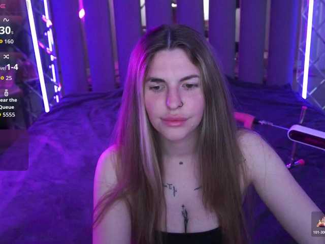 le modèle DanielaReign est en webcam porno dans un show sur le site bongacams, il possède les tags suivants: White/Caucasian,Blonde,Shaved