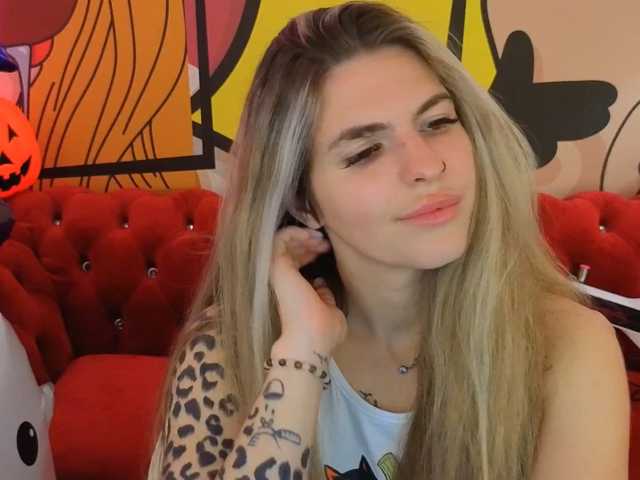 DanielaReign live cam on BongaCams
