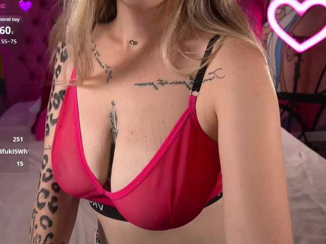 DanielaReign live cam on BongaCams