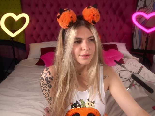 DanielaReign live cam on BongaCams
