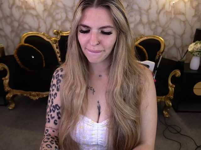 DanielaReign live cam on BongaCams
