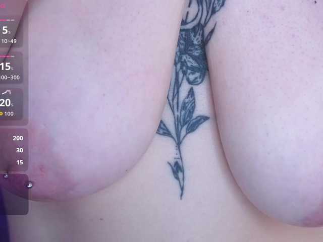 DanielaReign live cam on BongaCams