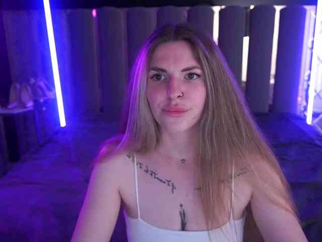DanielaReign webcam