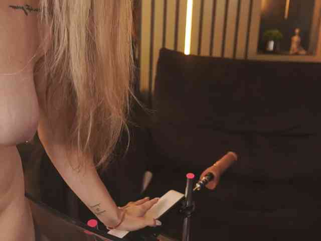 DanielaReign webcam