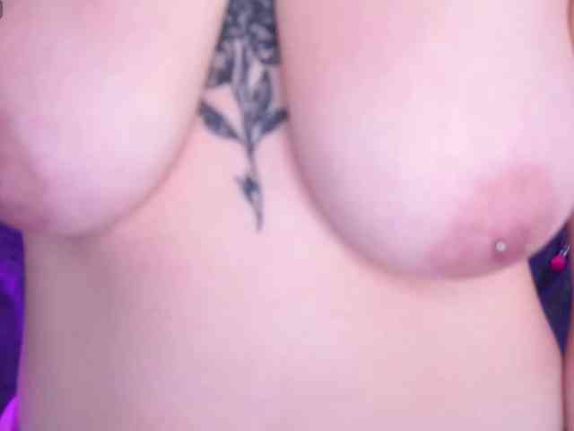 DanielaReign - Girl 
