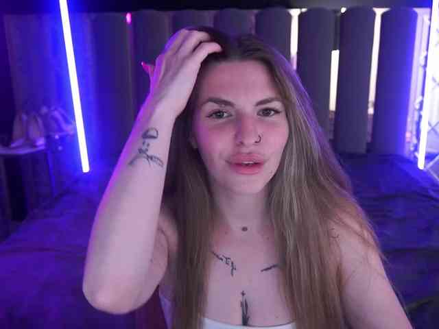 DanielaReign webcam