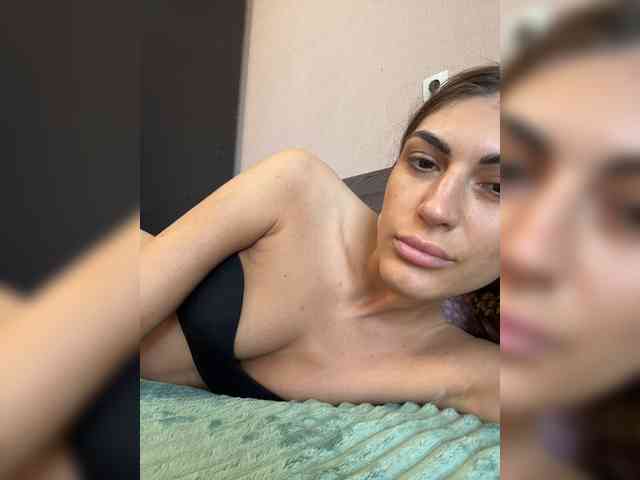 KamillaRuss webcam
