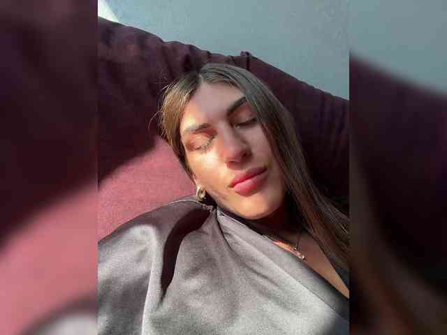 KamillaRuss webcam