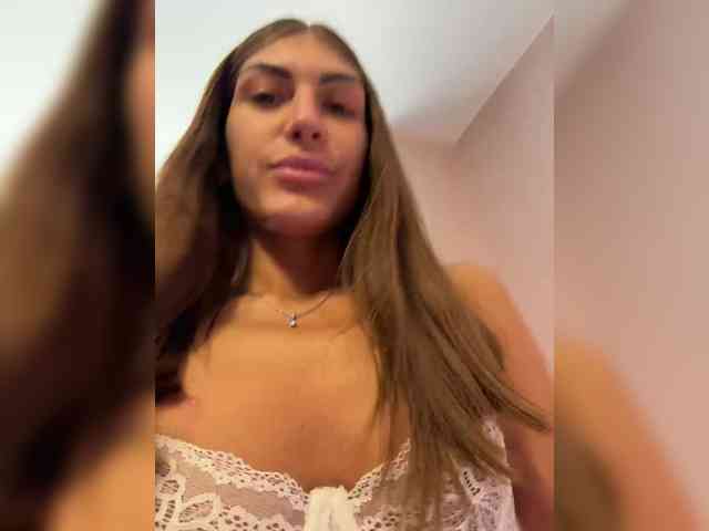KamillaRuss webcam