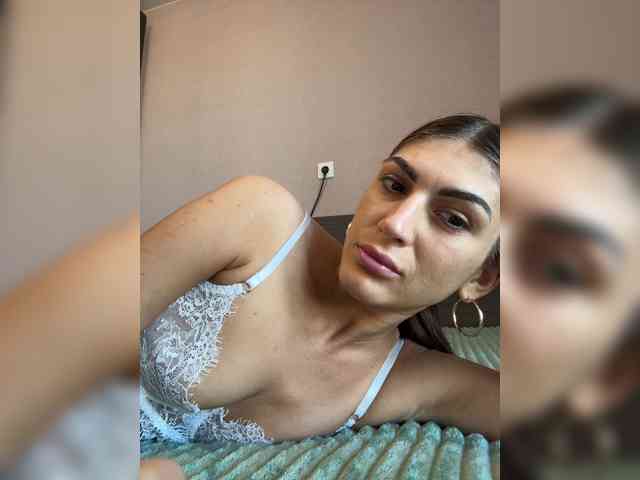 KamillaRuss webcam