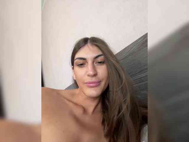 KamillaRuss webcam