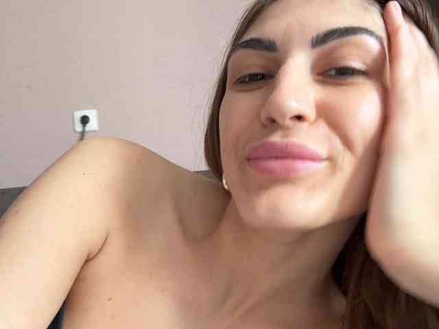 KamillaRuss webcam