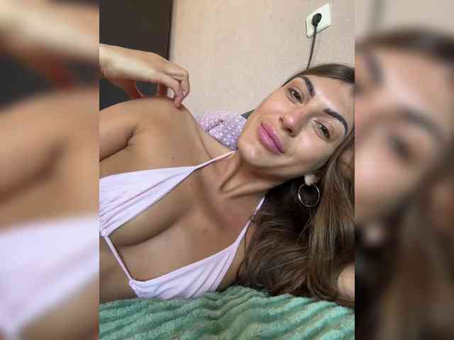 KamillaRuss webcam