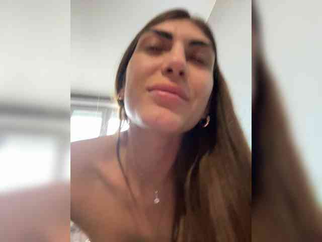 KamillaRuss webcam