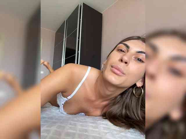 KamillaRuss webcam