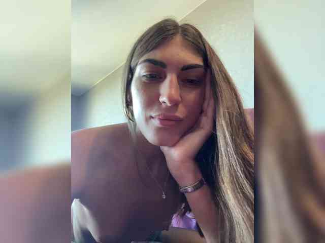 KamillaRuss webcam
