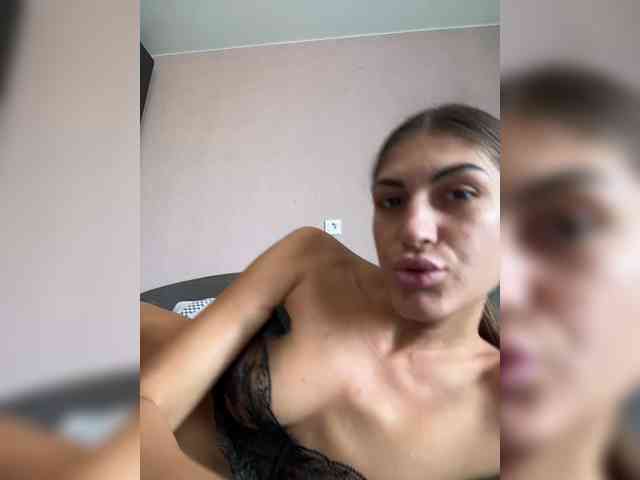 KamillaRuss webcam