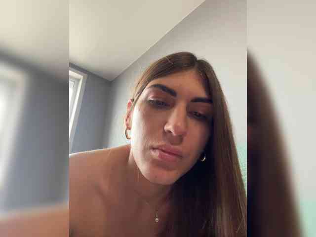 Model: KamillaRuss