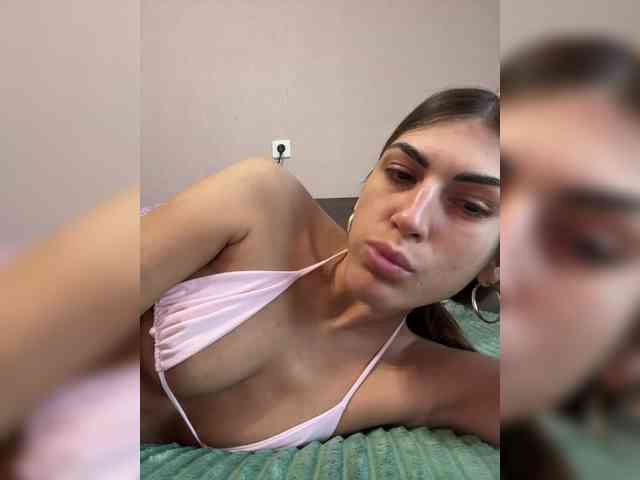 KamillaRuss webcam