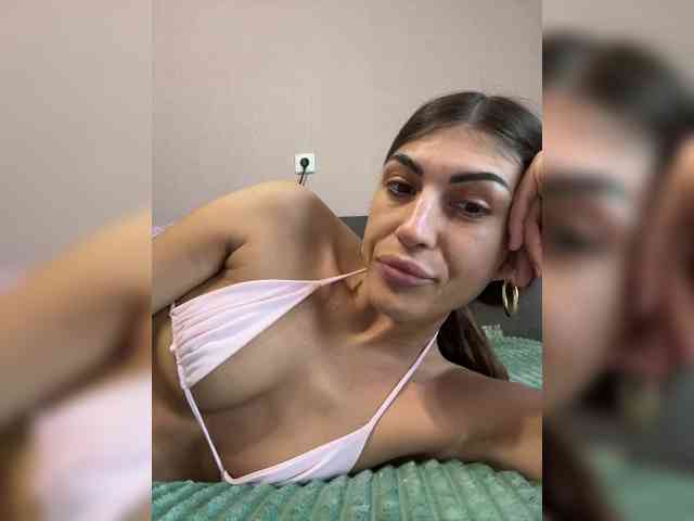 KamillaRuss webcam