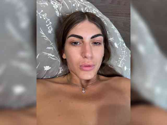 KamillaRuss webcam