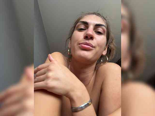 KamillaRuss webcam