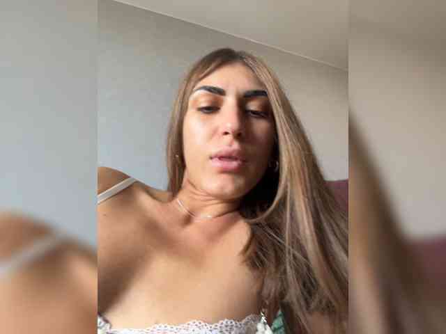KamillaRuss webcam